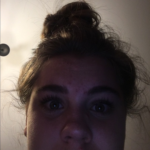 Meet your Posher, Gabby - Picture 1 of 1
